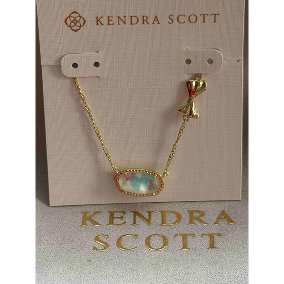 Kendra Scott Jewelry - Kendra Scott White Pendant Necklace